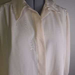 Liz Baker Cream Blouse Size 18W